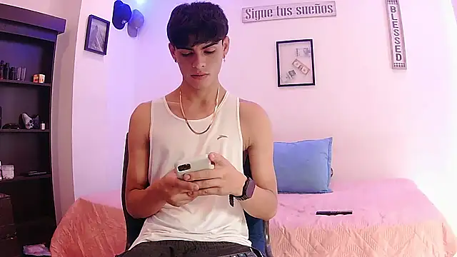 Snapshot of harrytomson_1 chatting on 14, 9, 2025 harrytomson 1 online show from 14, 9, 2025