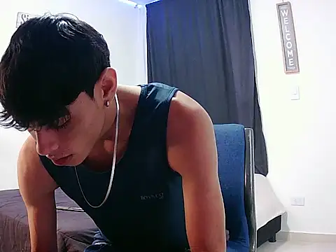 Snapshot of harrytomson_1 chatting on 2, 11, 2025 harrytomson 1 online show from 2, 11, 2025