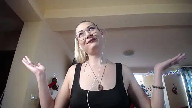 Snapshot of sugar_mayy chatting on 17, 12, 2024 sugar mayy online show from 17, 12, 2024