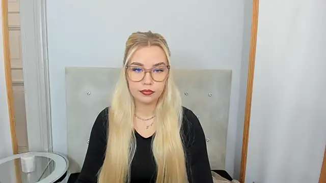 KristyHoney online show from 7, 3, 2025