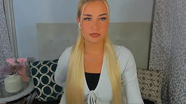 Snapshot of KristyHoney chatting on 6, 6, 2026 KristyHoney online show from 6, 6, 2026