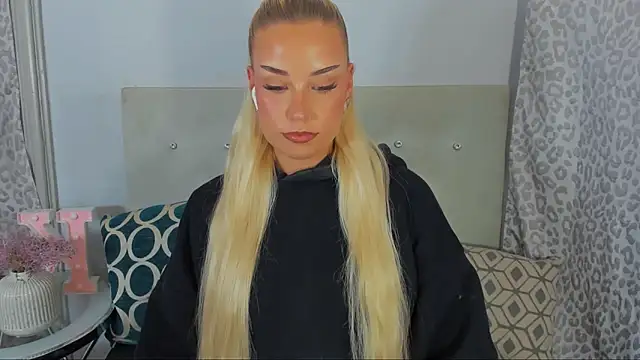 Snapshot of KristyHoney chatting on 14, 6, 2026 KristyHoney online show from 14, 6, 2026