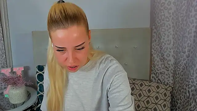 KristyHoney online show from 25, 6, 2026