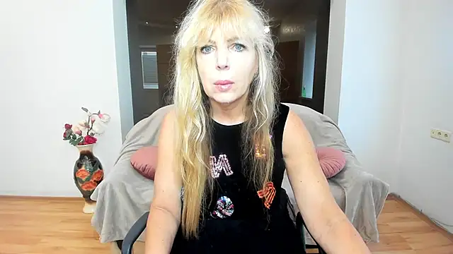 Snapshot of Anna_Diax chatting on 27, 11, 2025 Anna Diax online show from 27, 11, 2025