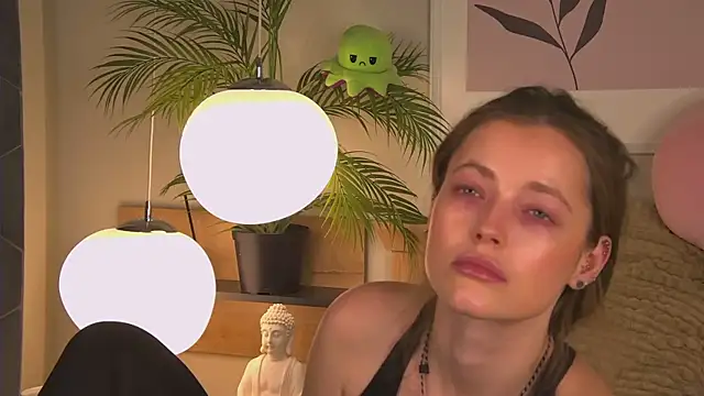 AshleyDouglas online show from 28, 1, 2025