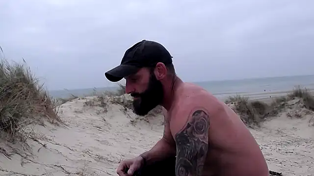 Snapshot of AnodicDemotic chatting on 12, 10, 2025 AnodicDemotic online show from 12, 10, 2025