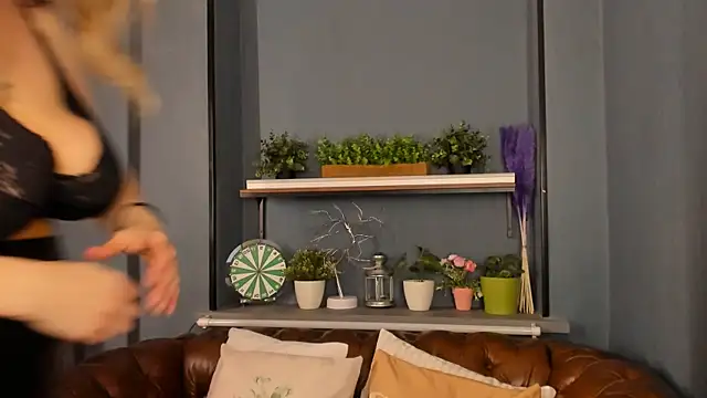 JesiaFoxi online show from 7, 3, 2025