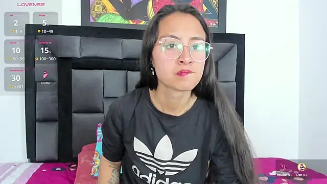 tatiana valencia online show from 10, 3, 2025