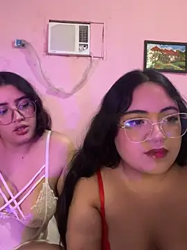 Snapshot of maddie-and-chelsea- chatting on 20, 3, 2025 maddie-and-chelsea- online show from 20, 3, 2025