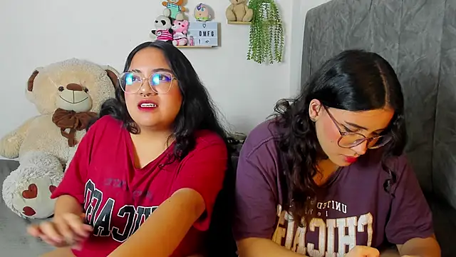 Snapshot of maddie-and-chelsea- chatting on 10, 10, 2025 maddie-and-chelsea- online show from 10, 10, 2025