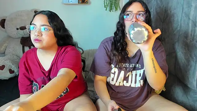 Snapshot of maddie-and-chelsea- chatting on 9, 1, 2026 maddie-and-chelsea- online show from 9, 1, 2026