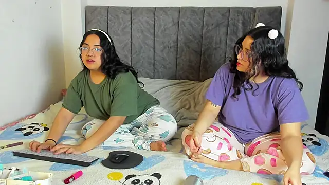 Snapshot of maddie-and-chelsea- chatting on 12, 3, 2026 maddie-and-chelsea- online show from 12, 3, 2026