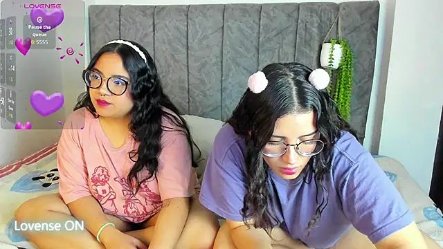 Snapshot of maddie-and-chelsea- chatting on 16, 3, 2026 maddie-and-chelsea- online show from 16, 3, 2026