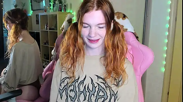 Sunny Elly online show from 12, 10, 2025