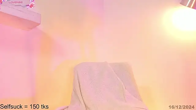 Snapshot of Samara_Gray chatting on 16, 12, 2024 Samara Gray online show from 16, 12, 2024