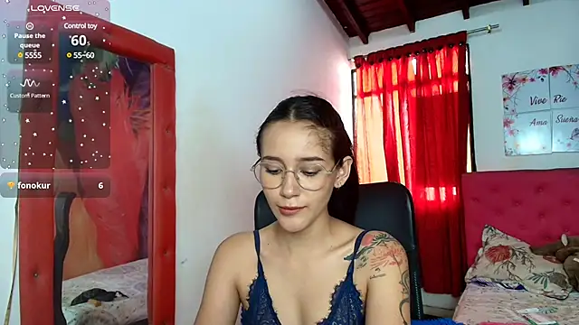 Snapshot of miley_blue_ chatting on 8, 3, 2025 miley blue  online show from 8, 3, 2025