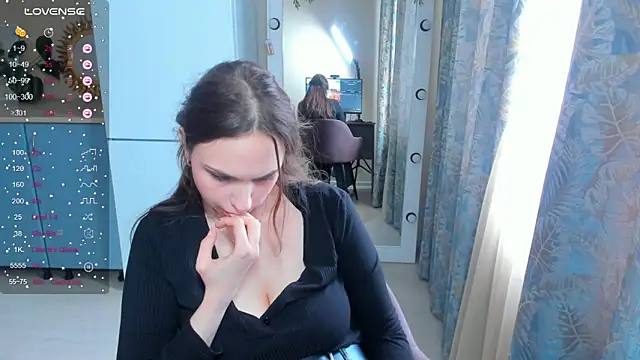 Snapshot of Traneba chatting on 10, 3, 2025 Traneba online show from 10, 3, 2025