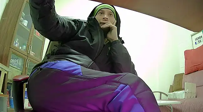 hardbigcock16 online show from 13, 2, 2025