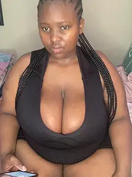 Snapshot of queenxdede chatting on 13, 7, 2026 queenxdede online show from 13, 7, 2026