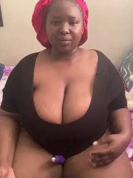 Snapshot of queenxdede chatting on 3, 8, 2026 queenxdede online show from 3, 8, 2026