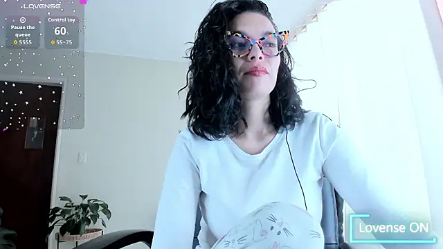 Snapshot of paulinabarnett- chatting on 16, 6, 2026 paulinabarnett- online show from 16, 6, 2026