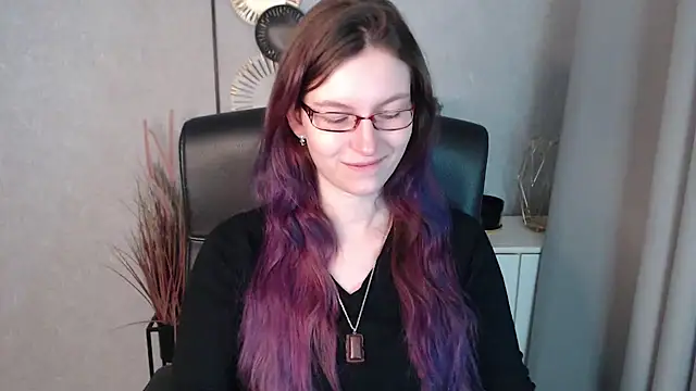 emmaxDelight online show from 7, 1, 2025