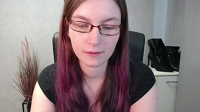 emmaxDelight online show from 18, 2, 2025