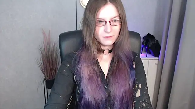 emmaxDelight online show from 7, 10, 2025