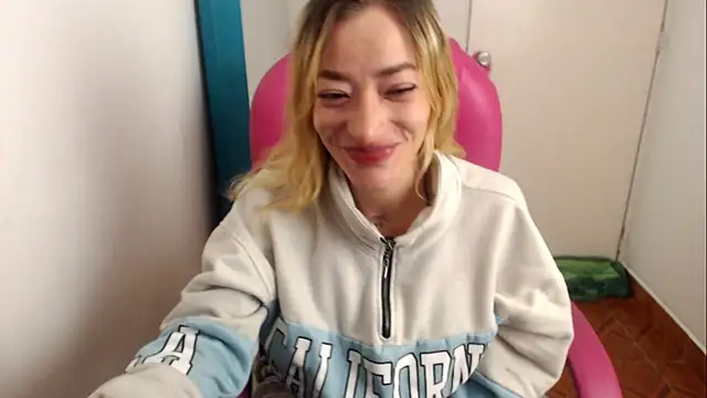 zoe jones13 online show from 3, 8, 2026