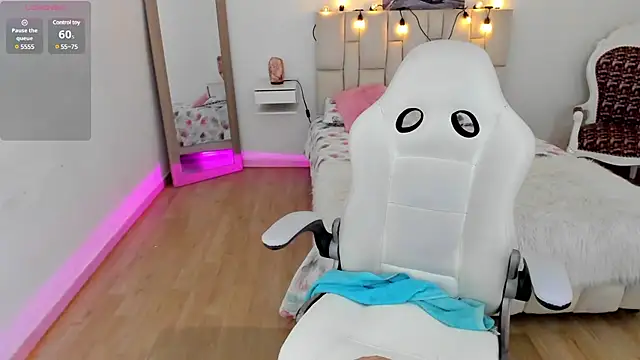 zoe turnner 18 online show from 21, 2, 2025