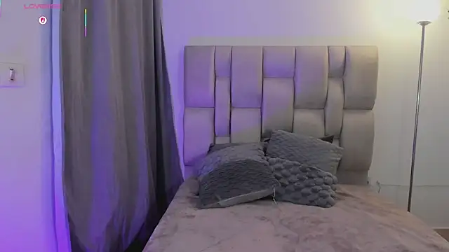 Chloe Morgans online show from 4, 8, 2026