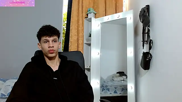 Snapshot of jeff_ross chatting on 15, 12, 2024 jeff ross online show from 15, 12, 2024