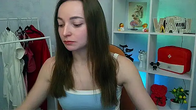  Barbie Kiss  online show from 25, 2, 2026