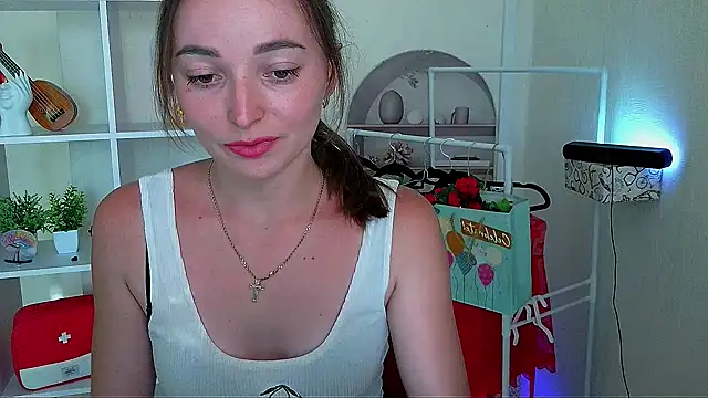 Barbie Kiss  online show from 28, 6, 2026