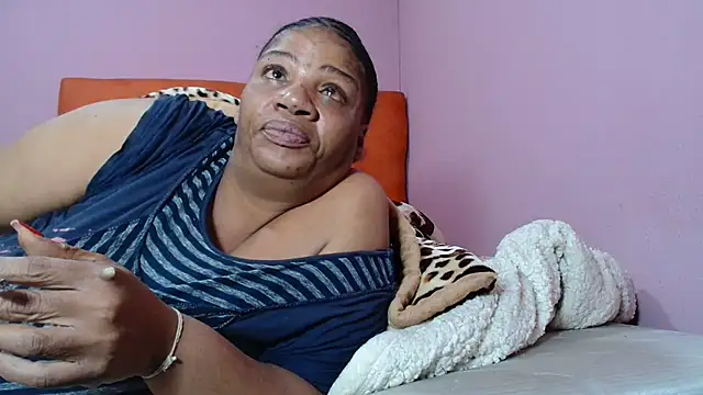 Snapshot of tinagiant chatting on 27, 6, 2026 tinagiant online show from 27, 6, 2026