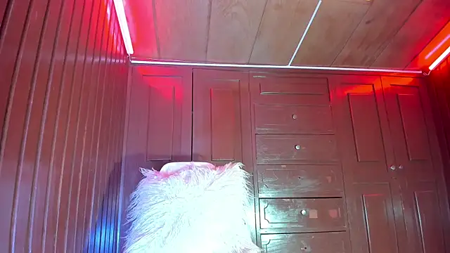 Hanna lens online show from 12, 7, 2026