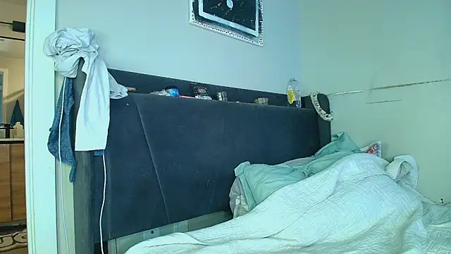 Snapshot of Naomiruty chatting on 17, 10, 2025 Naomiruty online show from 17, 10, 2025