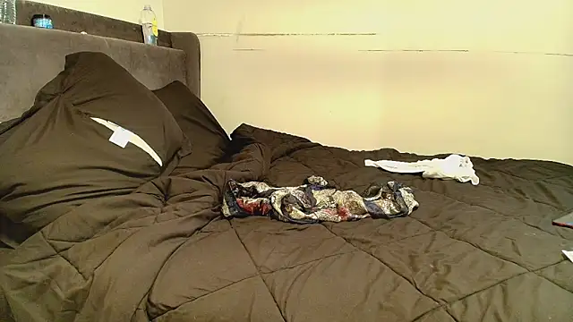 Snapshot of Naomiruty chatting on 21, 10, 2025 Naomiruty online show from 21, 10, 2025