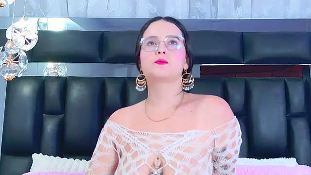 Snapshot of DahianaMoss chatting on 22, 5, 2026 DahianaMoss online show from 22, 5, 2026