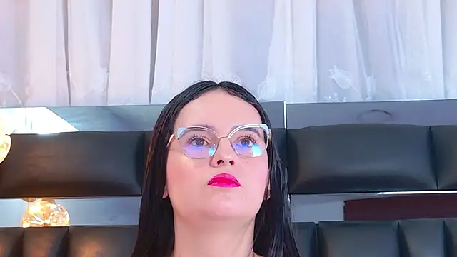 DahianaMoss online show from 6, 8, 2026