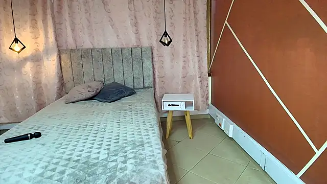 VioletaScott  online show from 4, 1, 2025