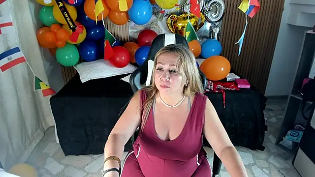 Snapshot of Danna_topless chatting on 11, 6, 2026 Danna topless online show from 11, 6, 2026