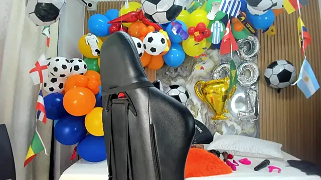 Danna topless online show from 16, 7, 2026
