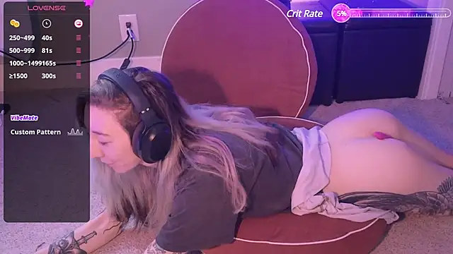 Snapshot of lovelylucyy chatting on 8, 12, 2024 lovelylucyy online show from 8, 12, 2024