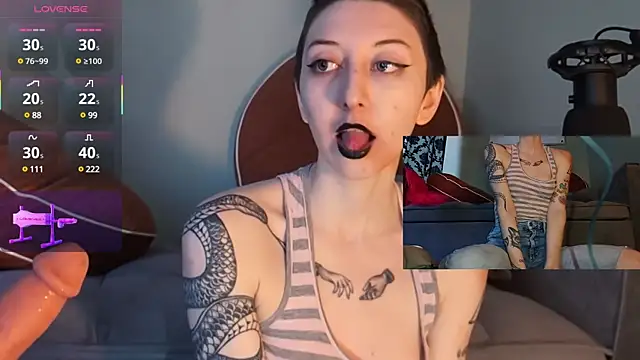 Snapshot of lovelylucyy chatting on 13, 3, 2025 lovelylucyy online show from 13, 3, 2025