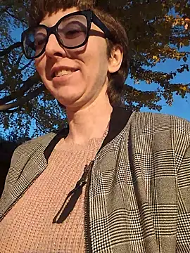 Snapshot of lovelylucyy chatting on 19, 12, 2025 lovelylucyy online show from 19, 12, 2025