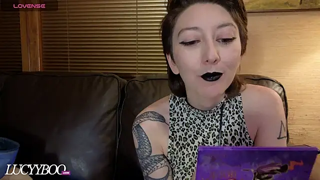 Snapshot of lovelylucyy chatting on 8, 1, 2026 lovelylucyy online show from 8, 1, 2026