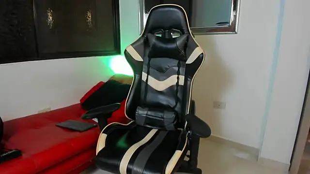 julian wallace online show from 25, 2, 2026