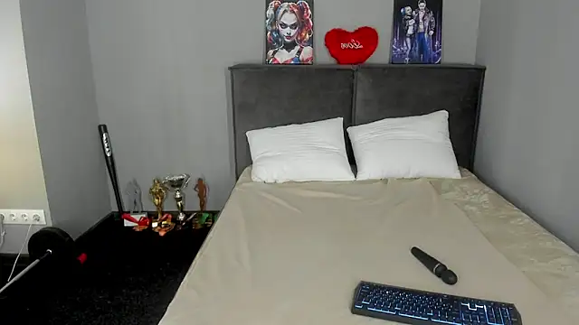 MuscleXXXBarbie online show from 12, 6, 2026