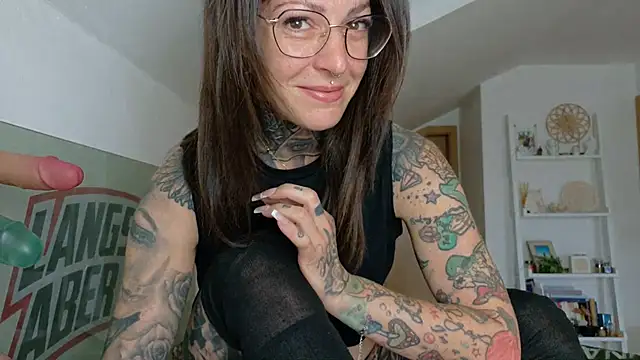 BrownieyQueen online show from 7, 5, 2026